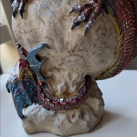 Majestic Dragon Sculpture in Red and Green - Picture 7 of 9